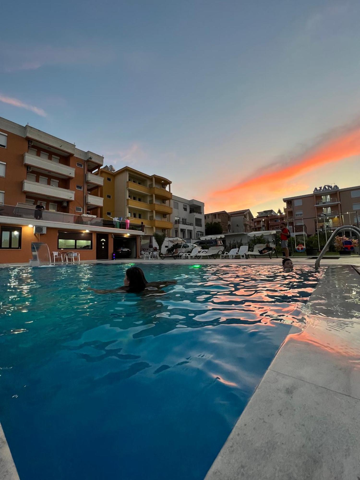 Apartments Zalli Ulcinj Ngoại thất bức ảnh