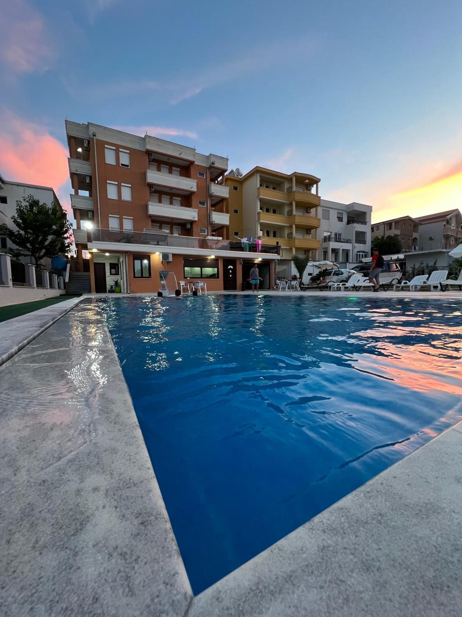 Apartments Zalli Ulcinj Ngoại thất bức ảnh
